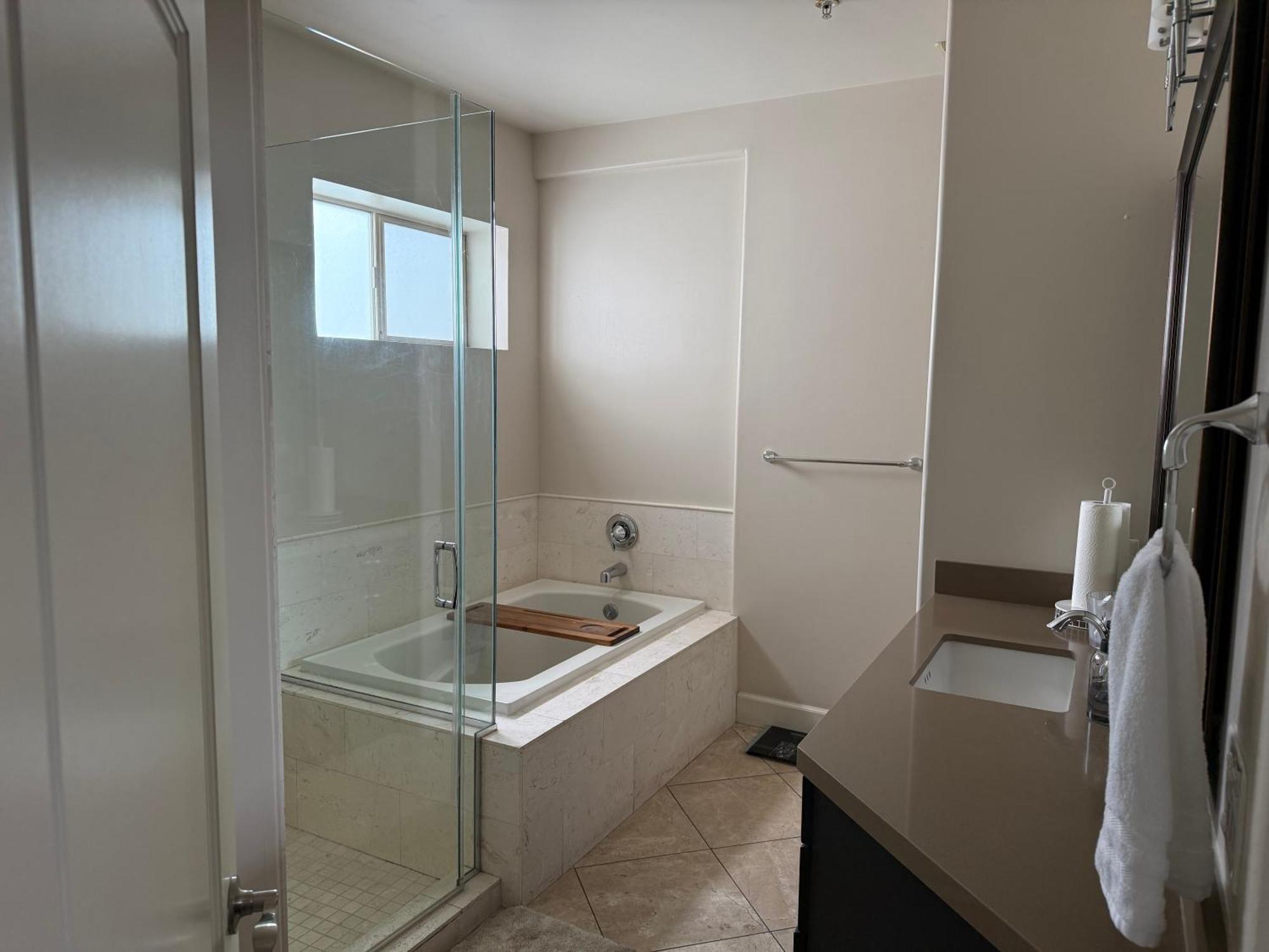Hotel Penthouse At The Grove 414