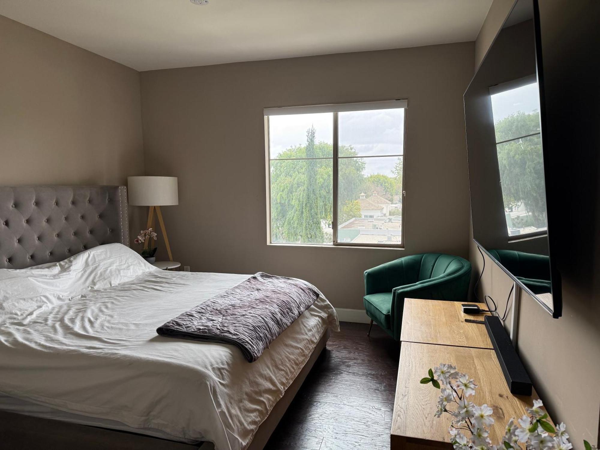 Penthouse At The Grove 414 Los Angeles
